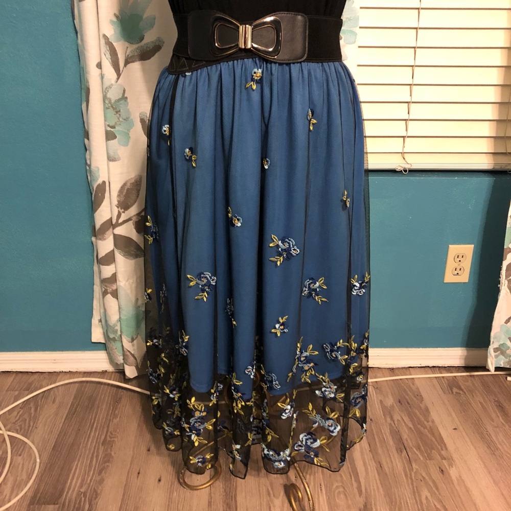 Medium Lularoe Lace Lola- UNICORN
